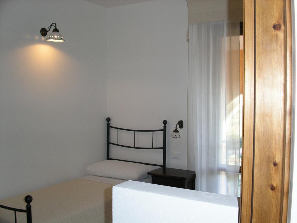 Nurazzolas Villaputzu Habitación foto